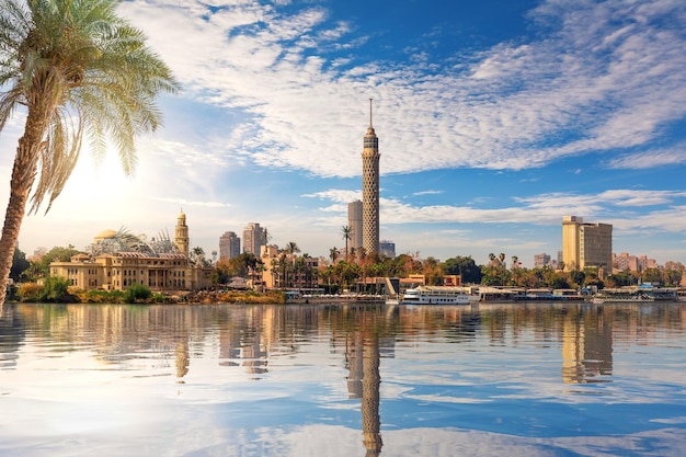 Photo cairo downtown view on gezira island and the tower from the nile egypt