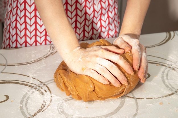 Cakes and delicious desserts she makes the dough brown