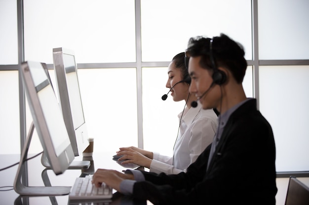 call center it support helping customer to find a solution for business and advice customer