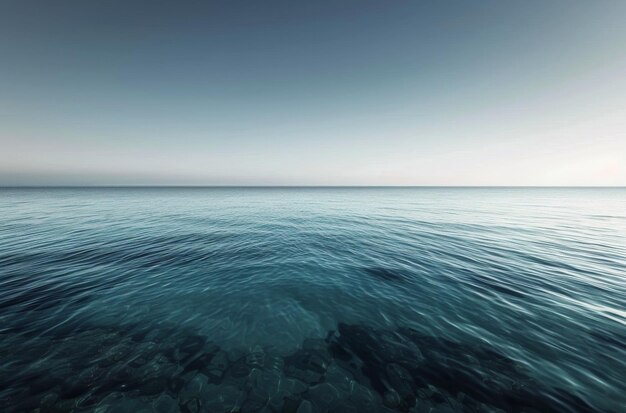 Photo calm ocean at sunset