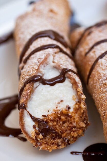 Cannoli di ricotta Siciliani - Sicilian pastry