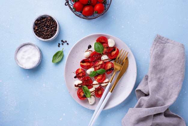 Caprese salad with tomatoes and mozzarella