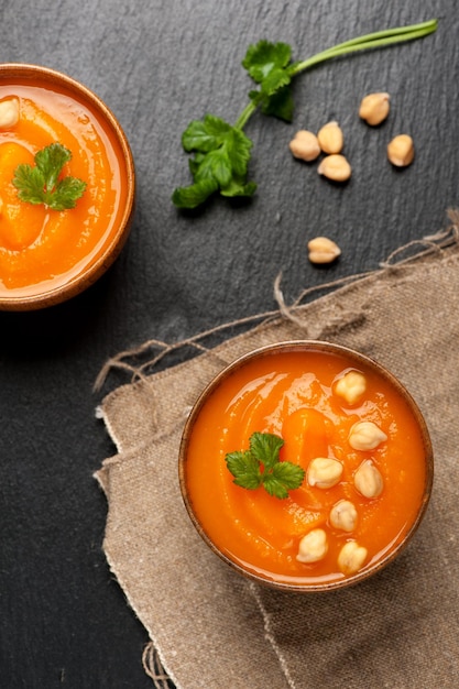 Carrot soup with chickpeas