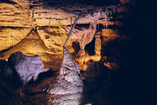 Photo cave formations unusual stalagmites and stalactites meeting together