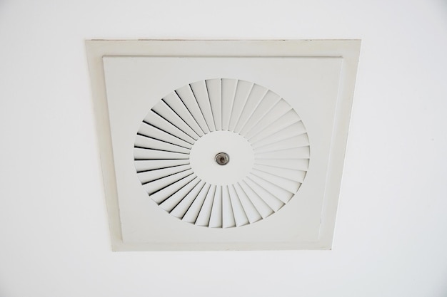 Ceiling cassette air conditioner