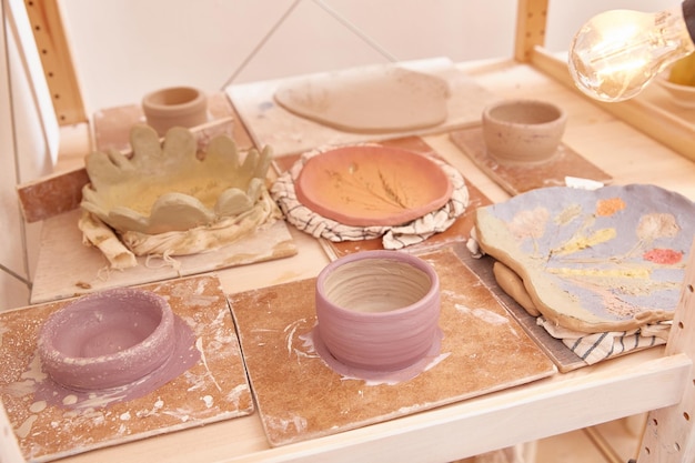 Ceramic bowls are dried on the same flooring