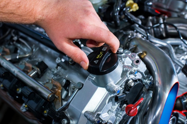 Checking the oil level in the engine car