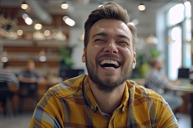 Photo cheerful employee laughing in the office