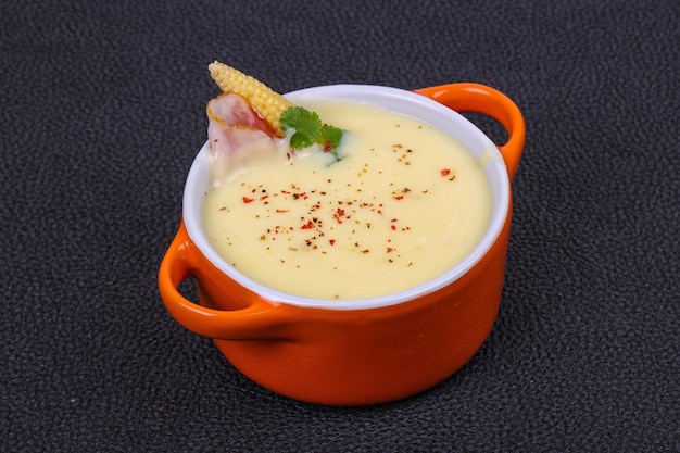 Cheese soup with bacon