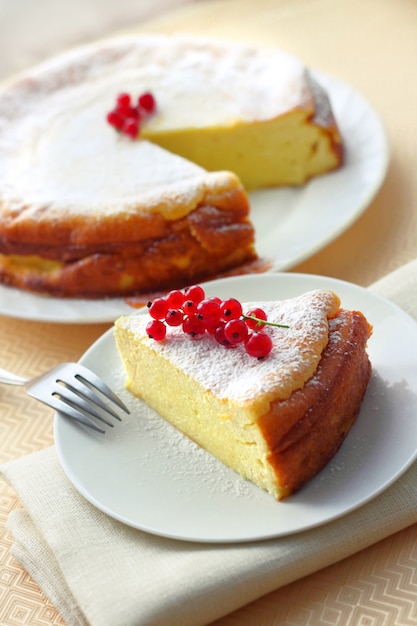 Cheesecake decorated with red currant