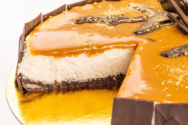 Cheesecake with salted caramel sauce topping