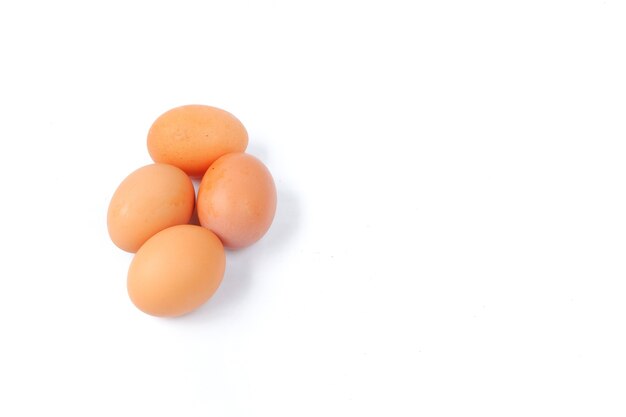 Photo chicken eggs isolated on a white background