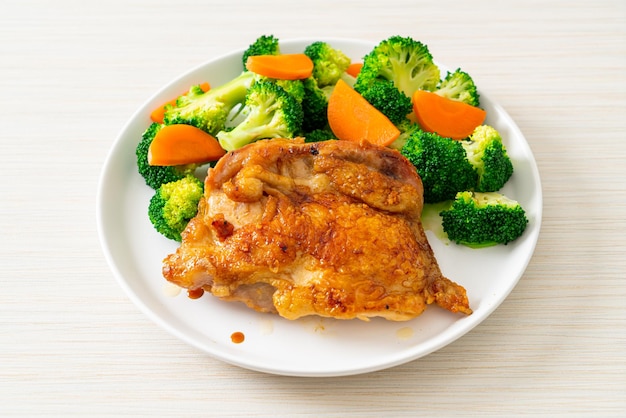 Chicken steak with broccoli and carrot