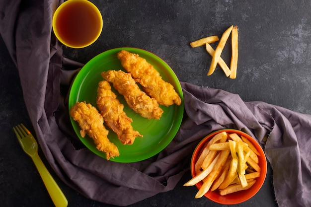 chicken strips with fries