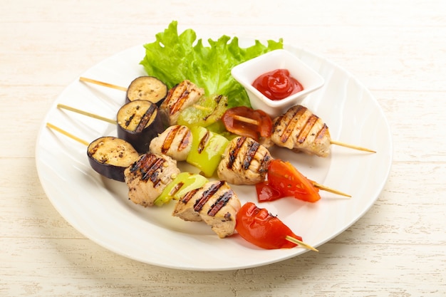 Chicken and vegetables skewer