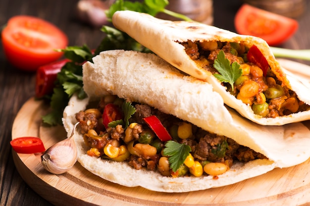 Chili Con Carne in Pitas