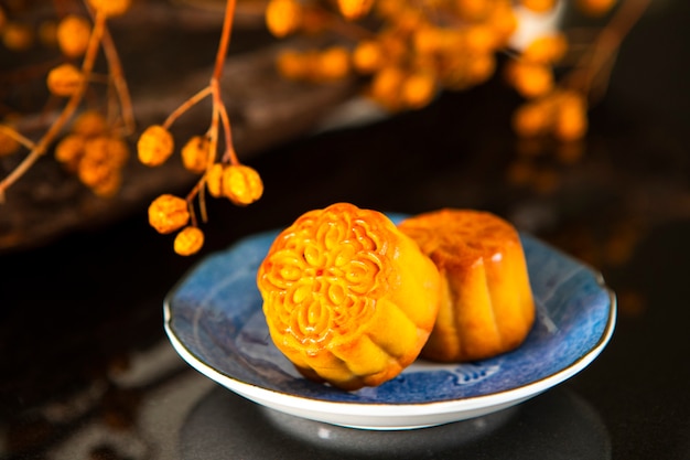 Chinese festival, the family reunited for the Mid-Autumn Festival, enjoying moon cakes,