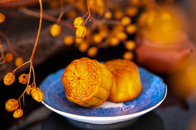 Chinese festival, the family reunited for the Mid-Autumn Festival, enjoying moon cakes,