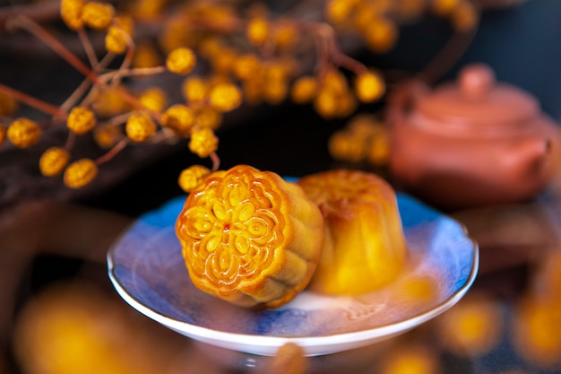 Chinese festival, the family reunited for the Mid-Autumn Festival, enjoying moon cakes,