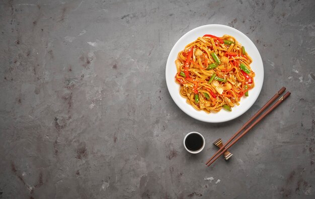 Chinese noodles with beef and vegetables