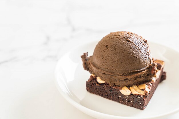 chocolate brownies with chocolate ice cream