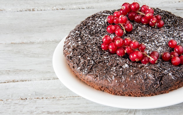 Chocolate cake with currants