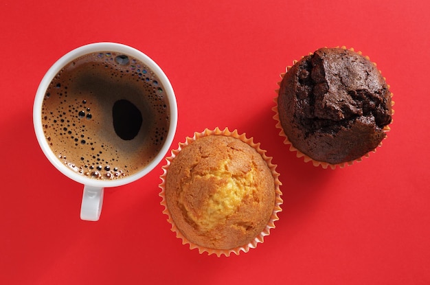 Chocolate and vanilla cupcakes and coffee