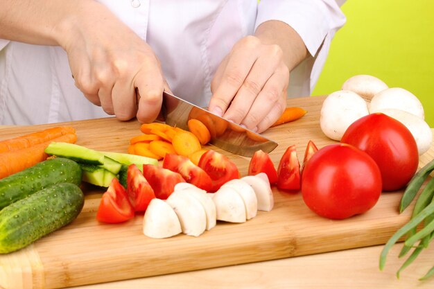 Photo chopping food ingredients