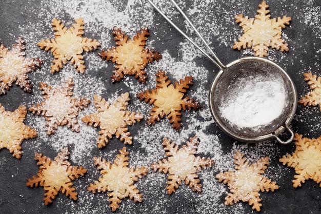 Christmas greeting card with gingerbread cookies