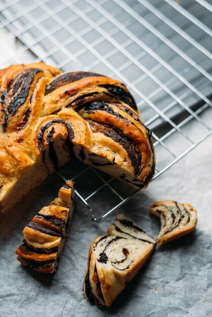 Cinnamon roll bread