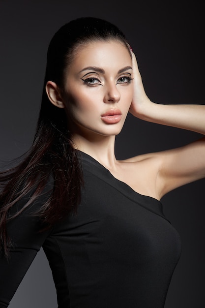 classic makeup on woman face, beautiful big eyes. fashion perfect makeup, expressive eyes