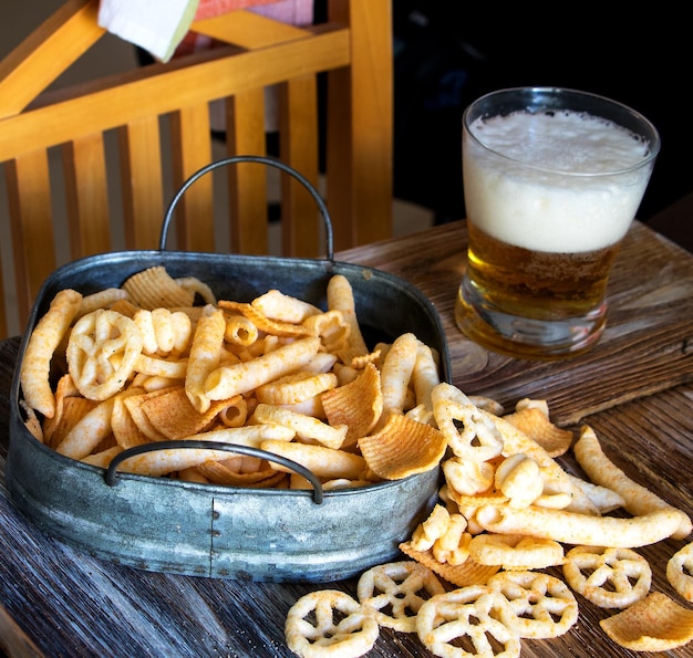 Photo close-up of beer in glass on table