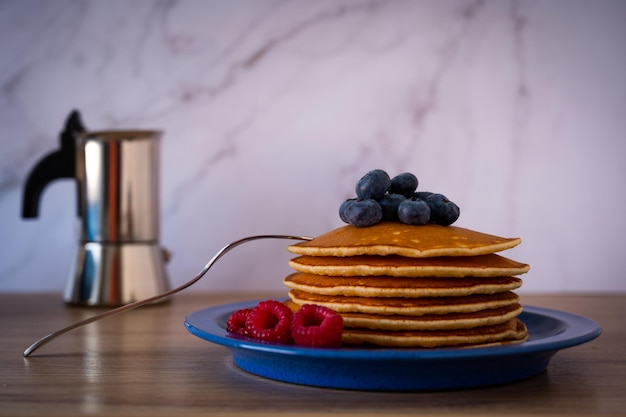 Photo close-up of breakfast on table