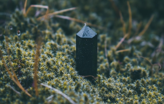 Photo close-up of crystal on field