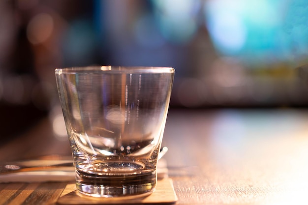 Photo close-up of drink in glass on table