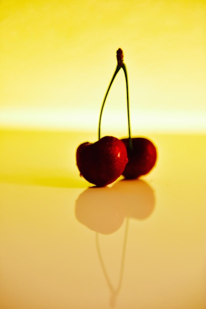 Photo close-up of fruit against white background