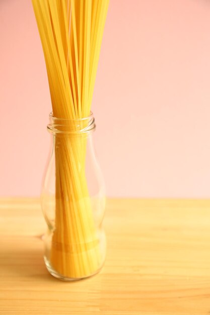 Photo close-up of glass jar on table