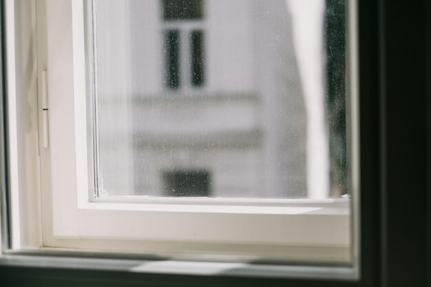 Photo close-up of glass window of building