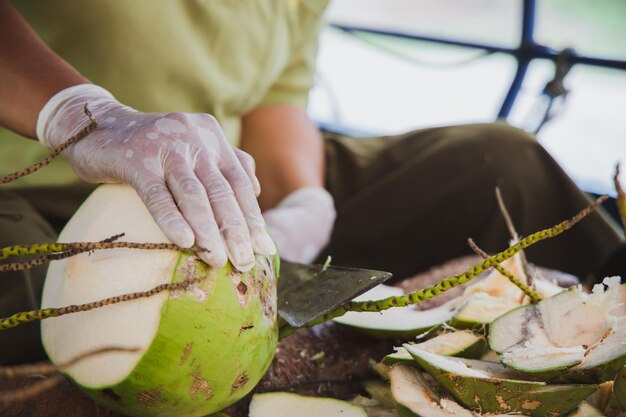 Photo close-up of hand holding food