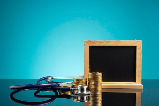 Photo close-up of metallic structure on table against blue background