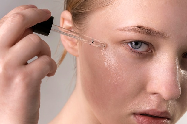 Photo close up portrait of woman with hydrated skin