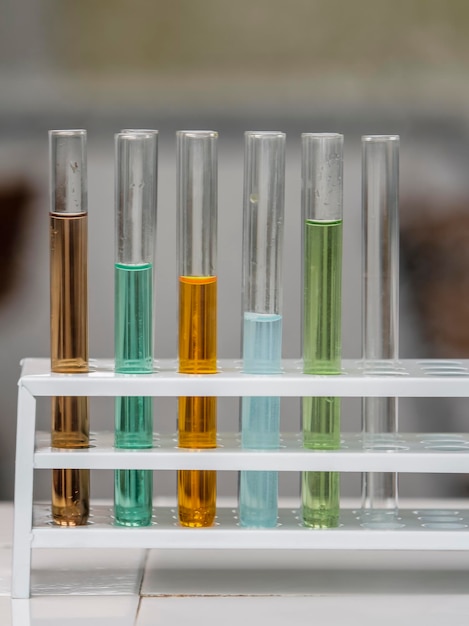 Photo close-up of test tubes on table