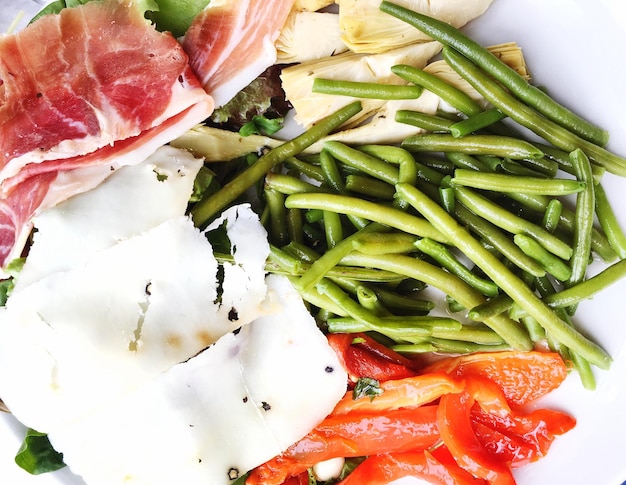 Photo close-up of vegetables in plate