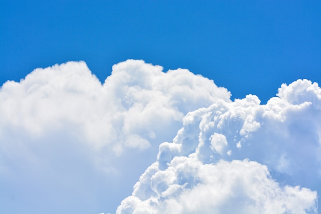 Cloud in the blue sky.