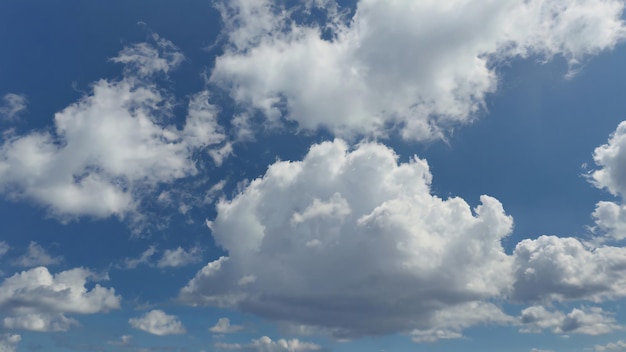 Photo a cloud that is white