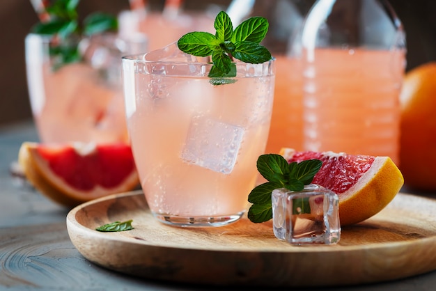 Cocktail with grapefruit and mint