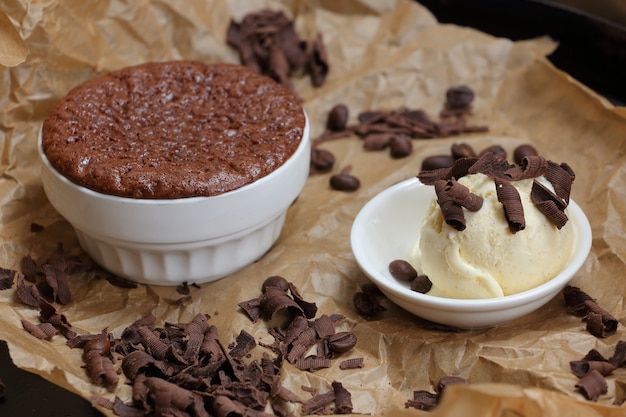 coffee mousse with vanilla ice cream 