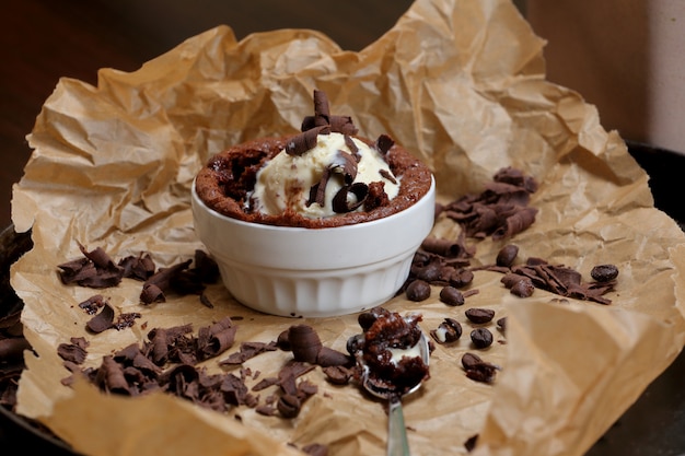 coffee mousse with vanilla ice cream 