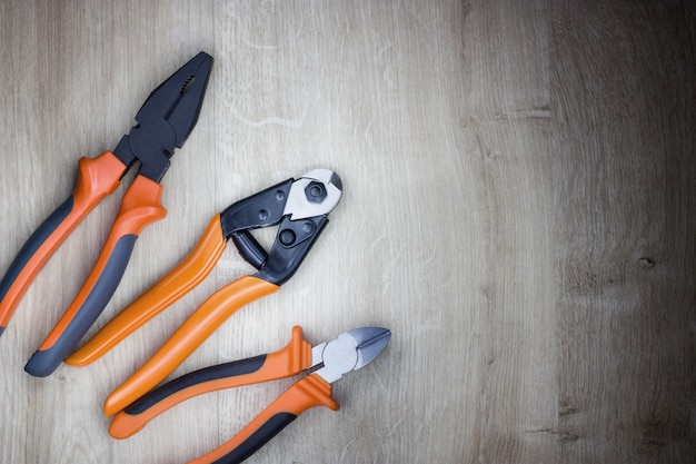 Combination pliers diagonal cutting pliers and wire rope cutter Tools for cutting solid materials