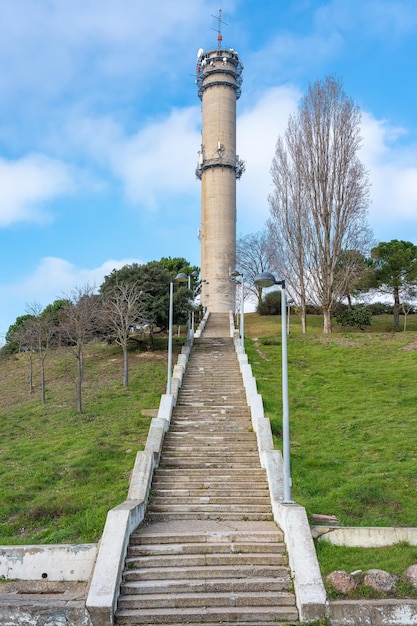 Communications tower for the installation of antennas and devices for repetition of telephony sound and image signal